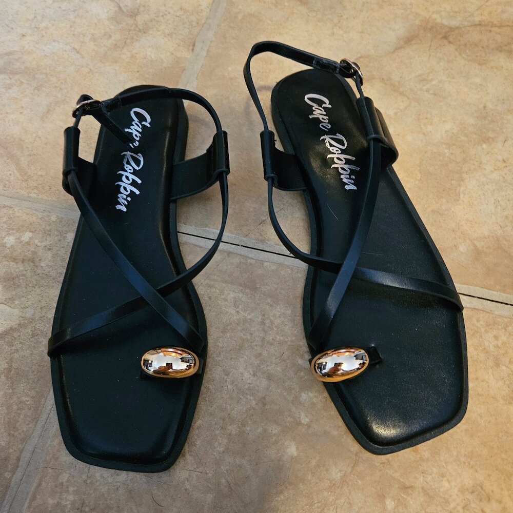 Black Cape Robbin Sandals
